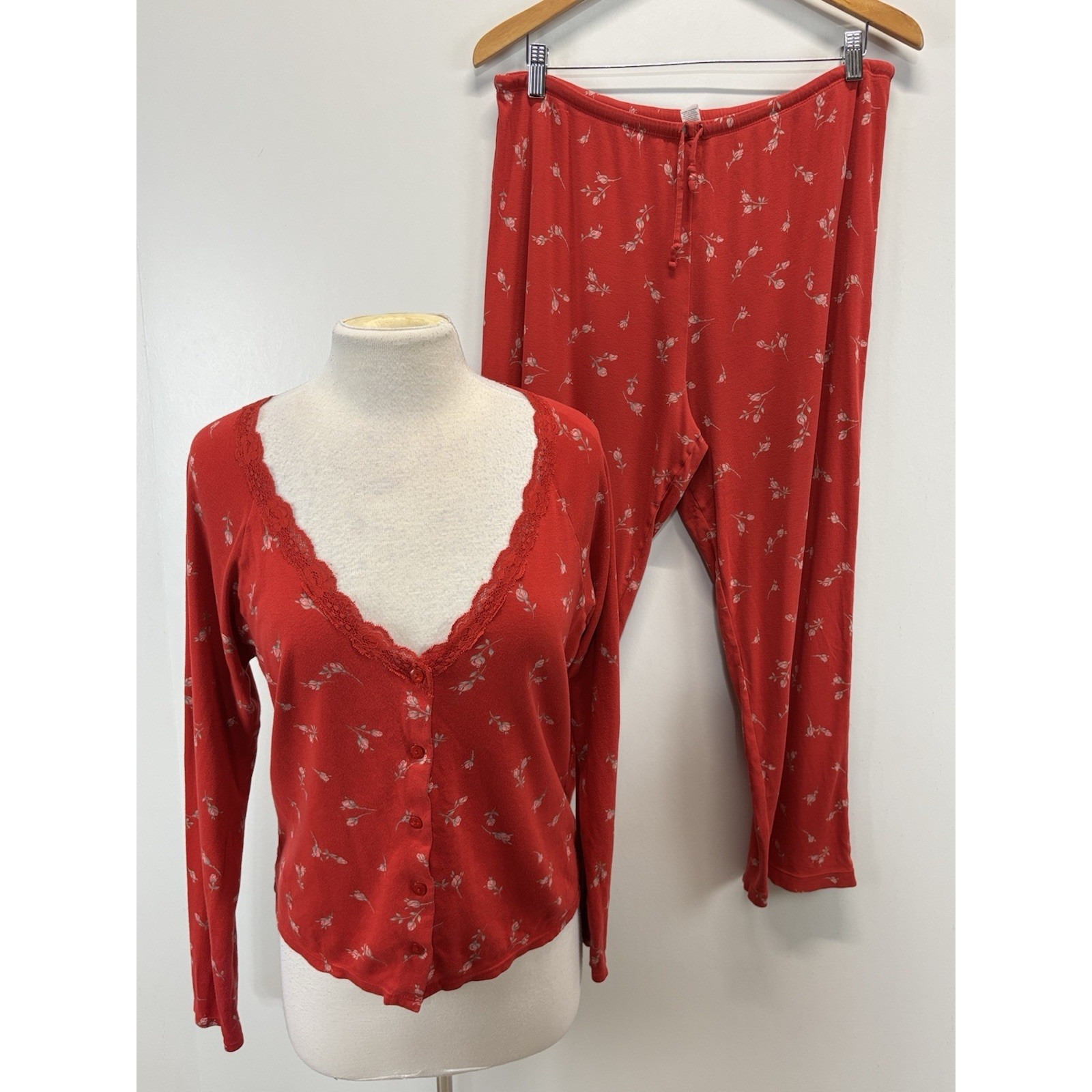 Victorias Secret 2 Pc Cotton Pajamas Womens M Red Floral Lace Trim Shirt Pants